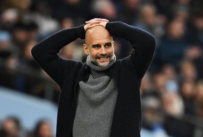 Pep Guardiola dang gap nhieu kho khan o Man City.