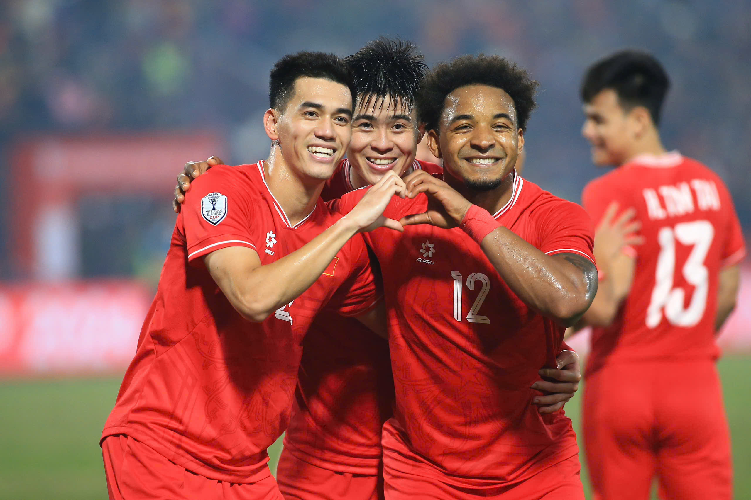 Thấy gì sau trận Việt Nam 3-1 Singapore 1